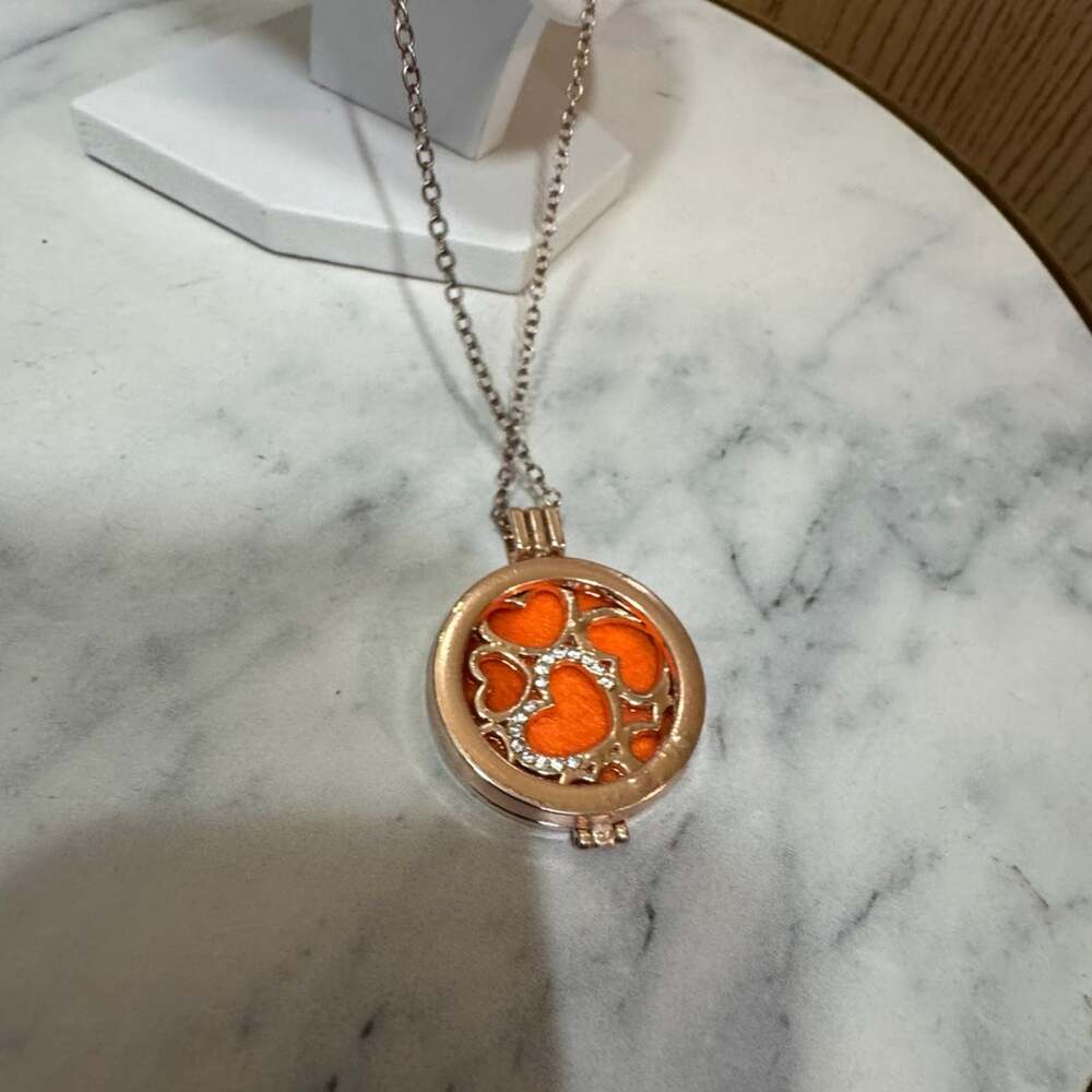 Heart diffuser necklace - Picture 7 of 8
